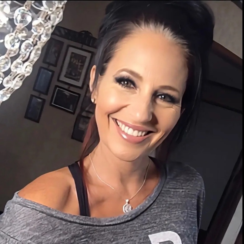 Meet your Posher, Joi